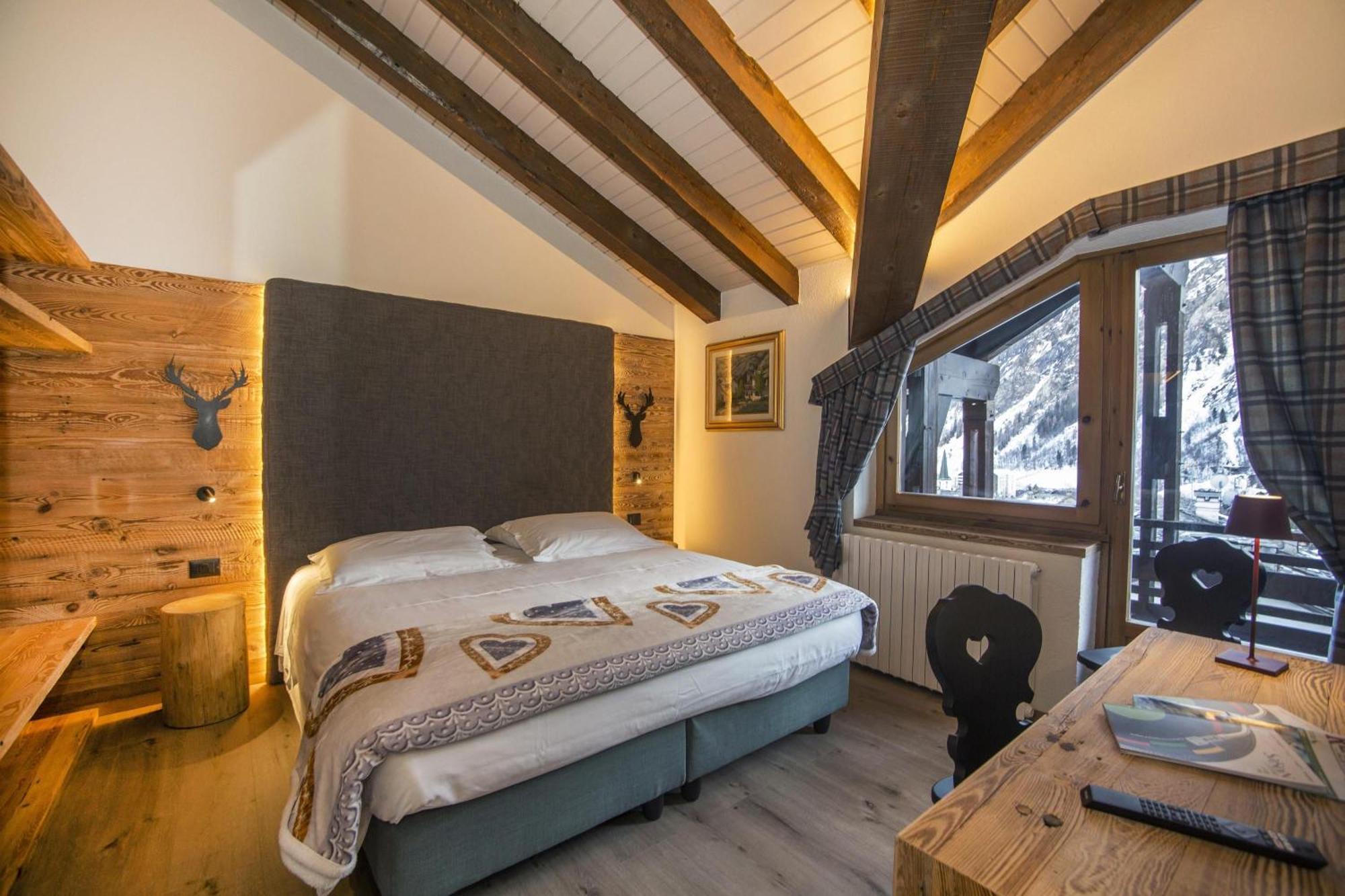 Hotel Pilier D'Angle & Wellness Courmayeur Exterior photo