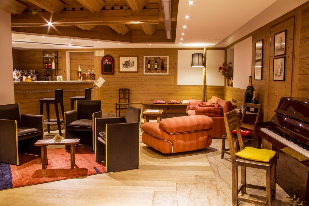 Hotel Pilier D'Angle & Wellness Courmayeur Exterior photo